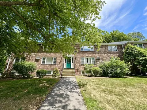 8 Myles Standish Dr #2, Haverhill, MA 01835