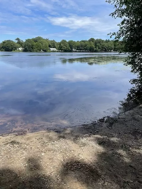 55 Lakeside, Dartmouth, MA 02747
