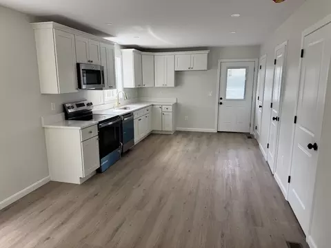 97-99 Melrose St, Springfield, MA 01109 photo 8