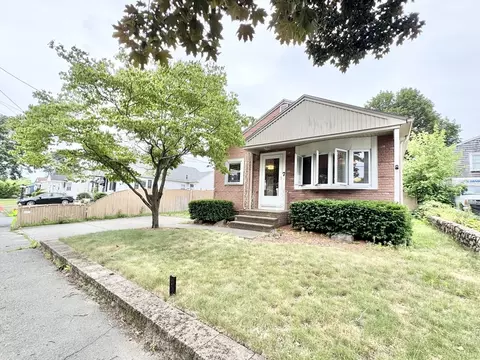 7 Roland Rd, Peabody, MA 01960