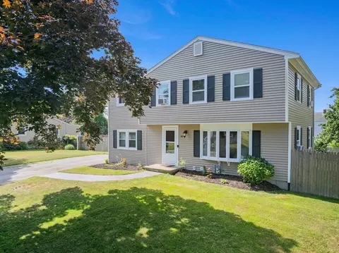 99 Moffitt Ave, Somerset, MA 02726