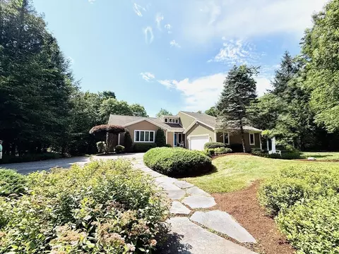 54 Shoreline Dr, Ware, MA 01082 photo 4