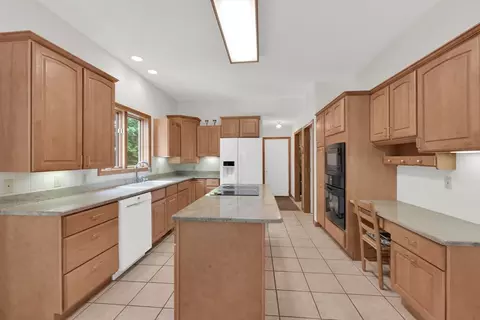 54 Shoreline Dr, Ware, MA 01082 photo 15