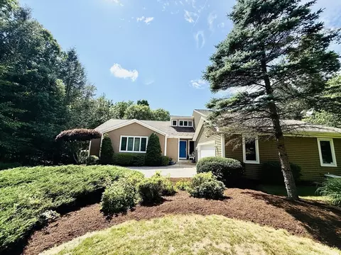 54 Shoreline Dr, Ware, MA 01082 photo 2