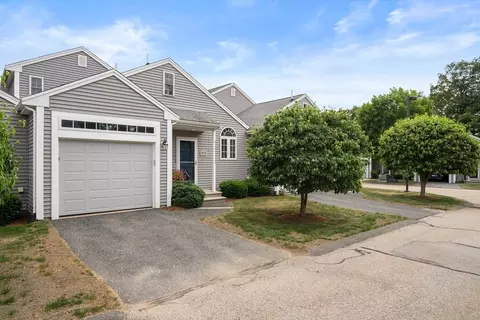 905 Village Ln #905, Bellingham, MA 02019