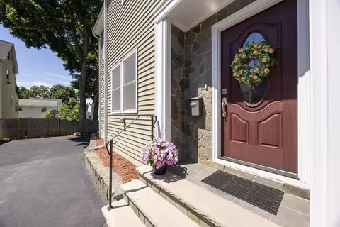 88 Clark St #88, Dedham, MA 02026