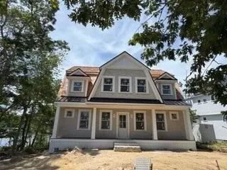 285 Edgewater Dr W, Falmouth, MA 02536