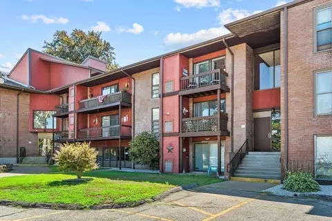 170 Highland St #320D, Taunton, MA 02780