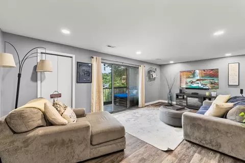 221 Oak St #223, Brockton, MA 02302