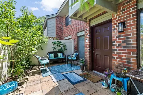 8 Cottonwood Dr #8, Stoughton, MA 02072