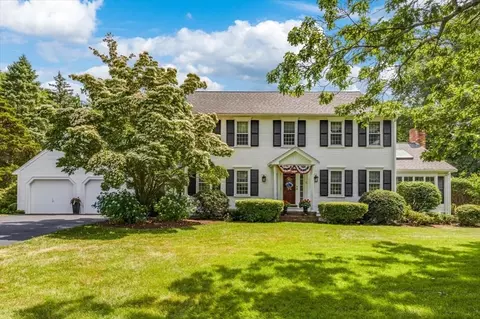 11 Tara Dr, Pembroke, MA 02359