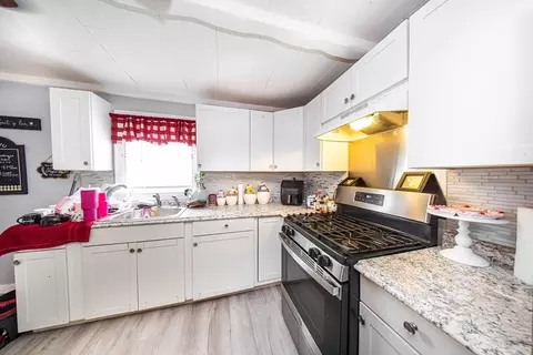 52 Raymond St, Fall River, MA 02723 photo 4