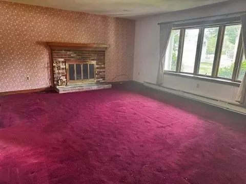 Living - 18 Ash St, Webster, MA 01570 photo 1 of 5