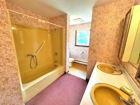 Bath - 18 Ash St, Webster, MA 01570 photo 3 of 3