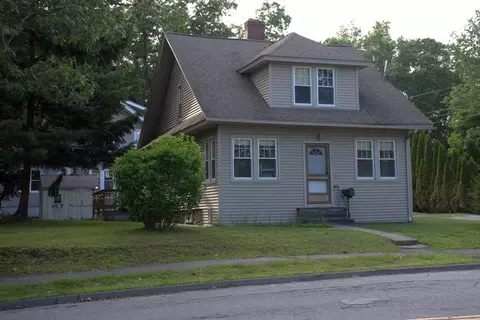 142 College St, Worcester, MA 01610
