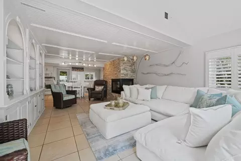 31 Pond St, Wareham, MA 02571 photo 8