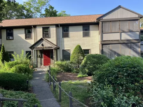 14 Harold St #BLDG 6, Harwich, MA 02646