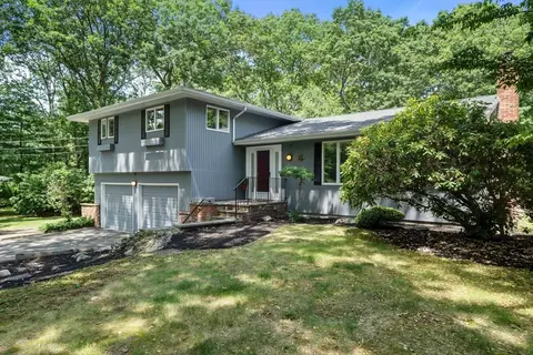 20 Captains Way, Lakeville, MA 02347