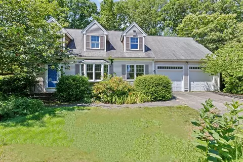 6 Kendall Vlg #6, Cohasset, MA 02025