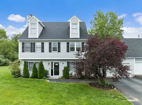 158 Clear Pond Dr #158, Walpole, MA 02081