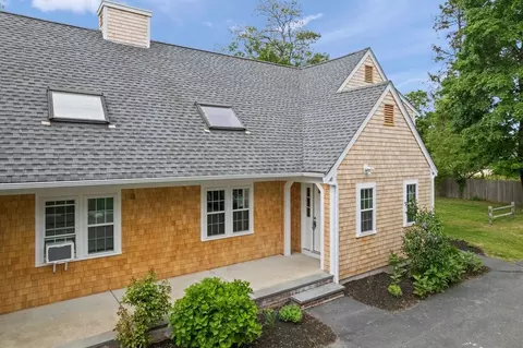 176 Palmer Ave #2, Falmouth, MA 02540