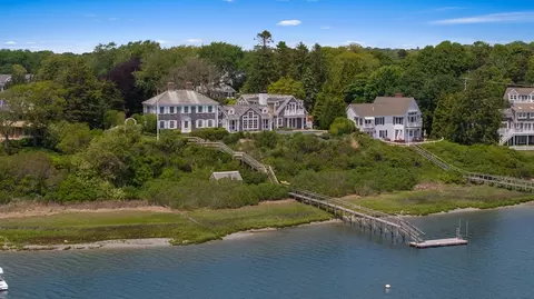 23 Oyster Pond Ln, Chatham, MA 02633