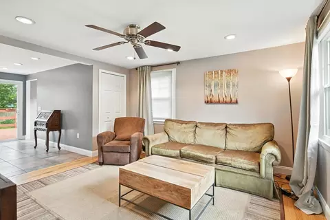 25 Tioga St, Springfield, MA 01128 photo 11