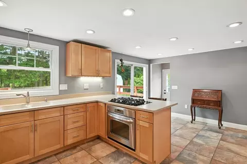 25 Tioga St, Springfield, MA 01128 photo 7