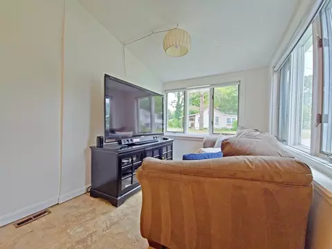 Living - 15 Fir St, Wareham, MA 02571 photo 1 of 3