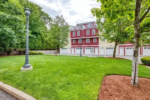 40 Brattle St #14, Arlington, MA 02476