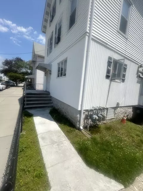 163 Linden St, Fall River, MA 02720 photo 9