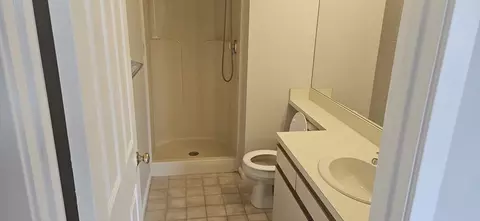 Bath - 700 Shore Dr #513, Fall River, MA 02721 photo 1 of 1