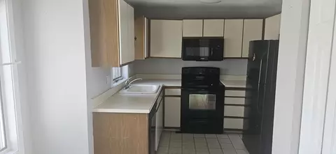 Kitchen - 700 Shore Dr #513, Fall River, MA 02721 photo 1 of 1
