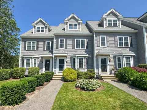 11 Copper Lantern Ln #11, Carver, MA 02330