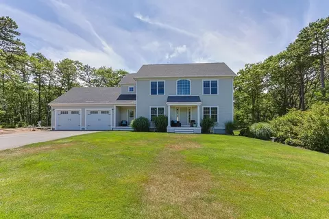 15 Littlefield Pond Rd, Harwich, MA 02645