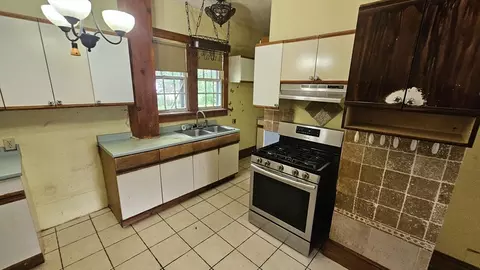 179 Oak St, Indian Orchard, MA 01151 photo 14