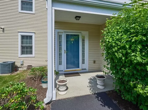 631 East St #A101, Mansfield, MA 02048