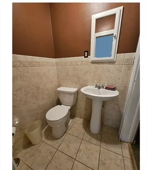 779 Dickinson, Springfield, MA 01108 photo 11