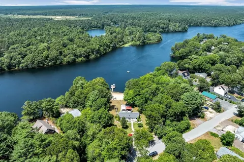 27 Wareham Lake Shore Dr, Wareham, MA 02538