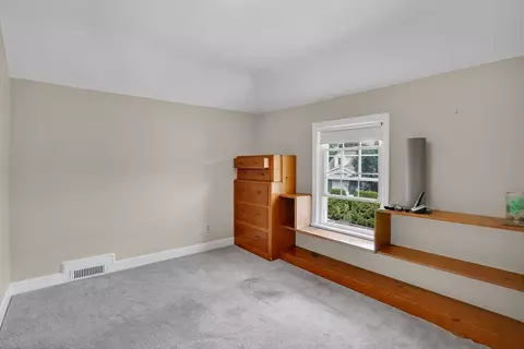 27 Oregon St, Springfield, MA 01118 photo 24
