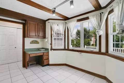 27 Oregon St, Springfield, MA 01118 photo 15
