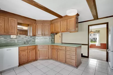 27 Oregon St, Springfield, MA 01118 photo 13