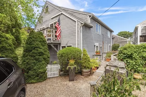 27 Court St #U7B, Provincetown, MA 02657