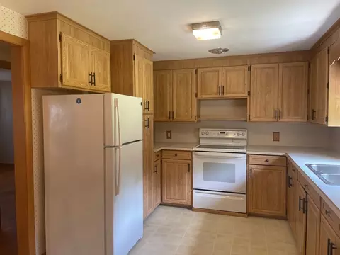 165 Haven Ave, Chicopee, MA 01013 photo 9