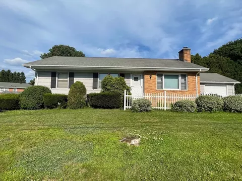 165 Haven Ave, Chicopee, MA 01013 photo 2