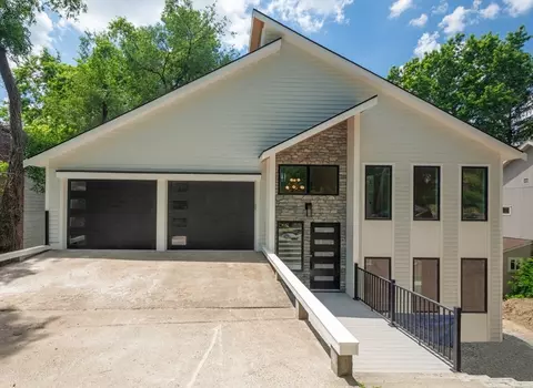 72 Wallis Rd, Chestnut Hill, MA 02467