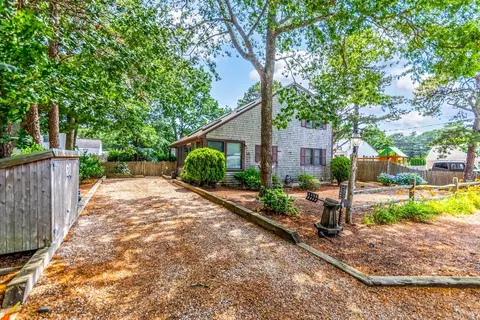43 Seaspray Dr, Falmouth, MA 02536