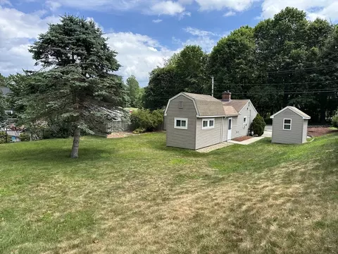 86 Bailey St, Worcester, MA 01602 photo 4