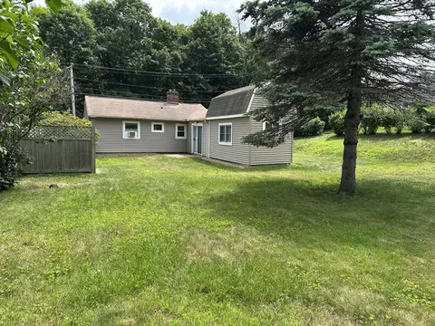 86 Bailey St, Worcester, MA 01602 photo 5