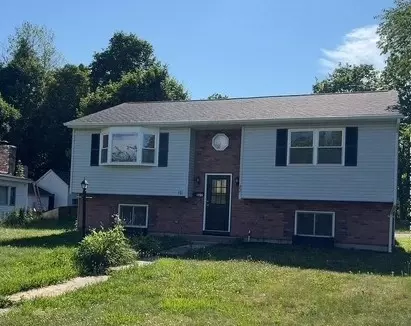 22 Woodlawn St, Winchendon, MA 01475